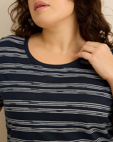 T-shirt imprim&eacute; &agrave; col rond et &agrave; manches courtes, coupe curvy