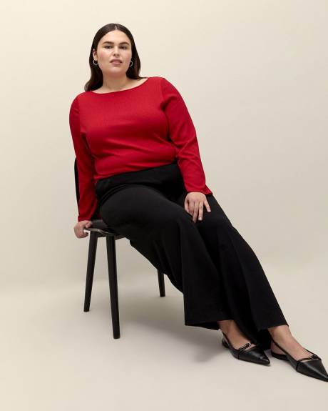 Red Boat Neck Knit Top