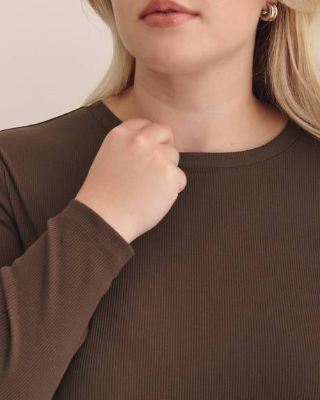 Boyfriend-Fit Long-Sleeve Ribbed Knit Tee