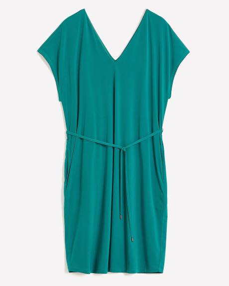 Robe en tricot avec encolure en V à l'avant et au dos
