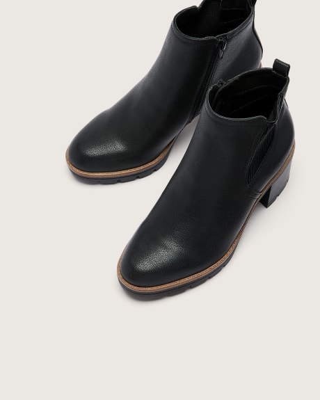 Wide Width, Madalynn Gore Bootie - Naturalizer