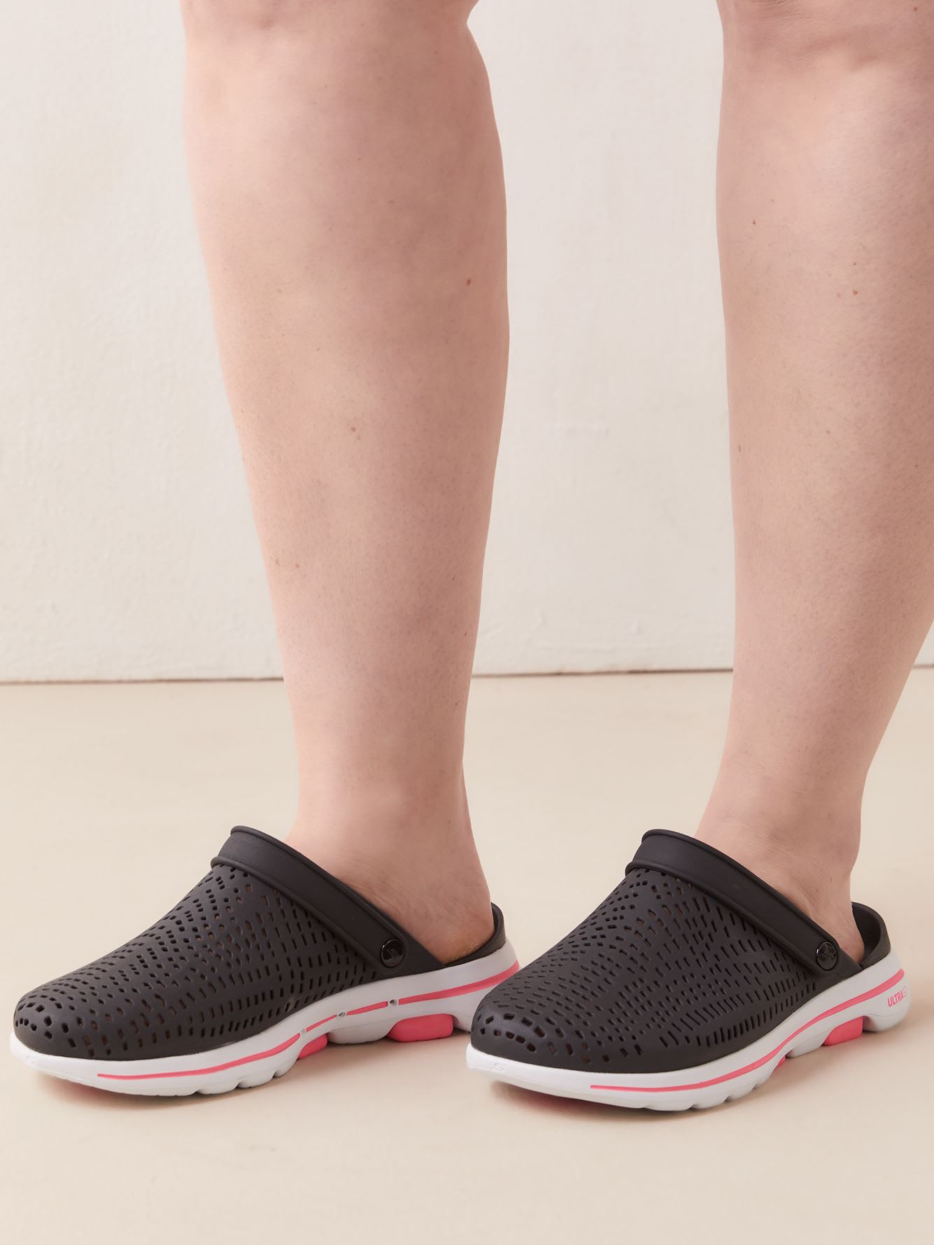 Wide-Fit Cali Gear Go Walk 5 Slip-On Clog Sandals - Skechers | Penningtons
