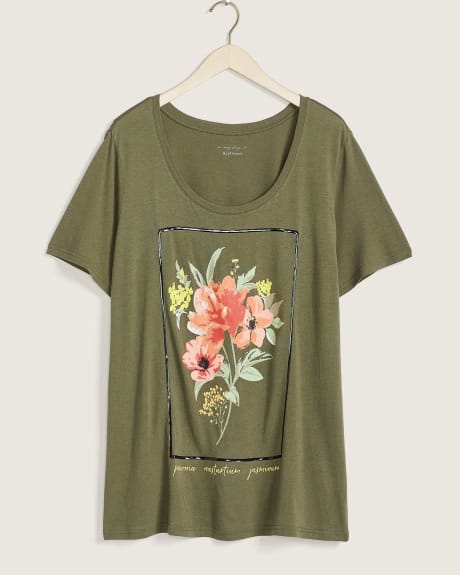 Boyfriend Fit Scoop Neck T-Shirt - In Every Story