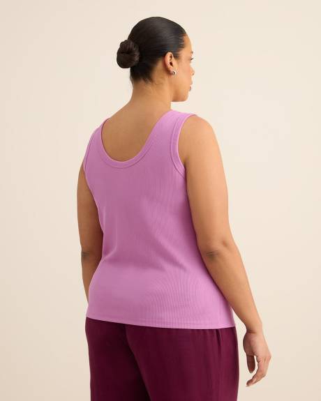 Camisole c&ocirc;tel&eacute;e &agrave; encolure d&eacute;gag&eacute;e