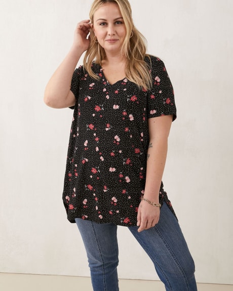 Modern Fit V-Neck Tunic - In Every Story