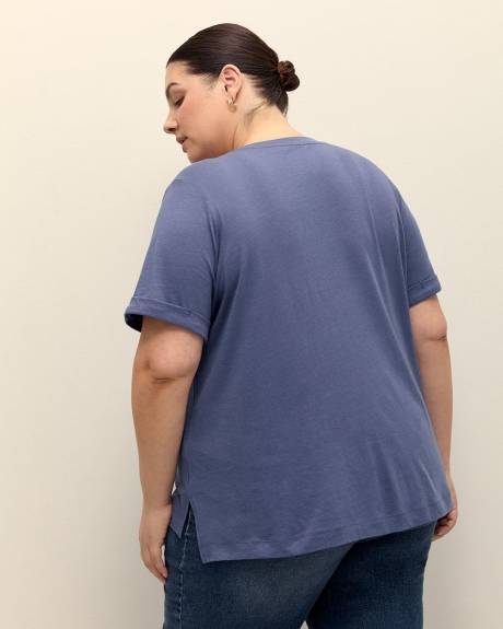 Responsible, Boyfriend-Fit Tee with Slits - PENN. Essentials