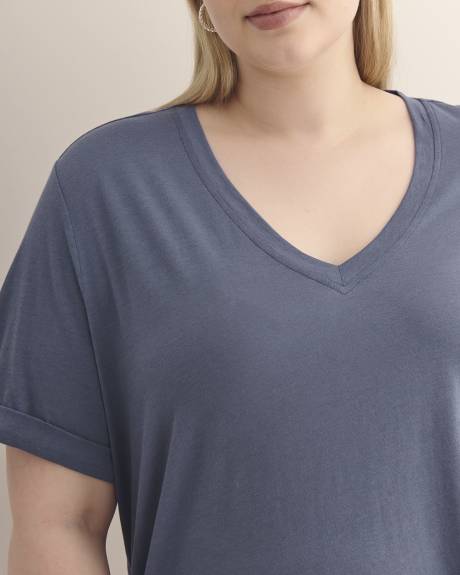 Responsible, Boyfriend-Fit V-Neck Tee - PENN. Essentials Responsible, Boyfriend-Fit V-Neck Tee - PENN. Essentials