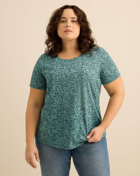 Printed Curvy-Fit Crewneck Tee - PENN. Essentials