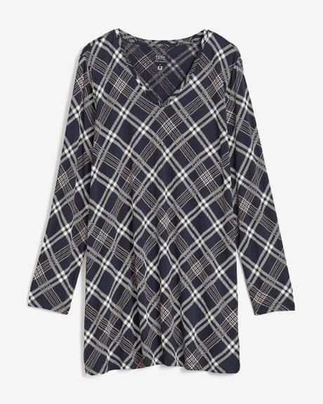 Girlfriend-Fit Long-Sleeve T-Shirt - PENN. Essentials