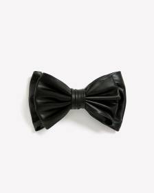 Barrette en forme de boucle en faux cuir