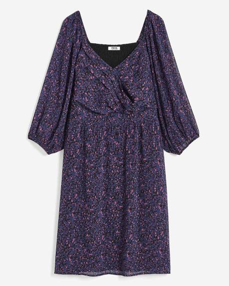 Robe à col en V croisé plissé