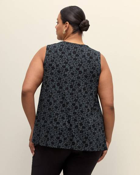 Long Sleeveless Swing Top