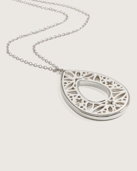Long Necklace With Filigree Pendant