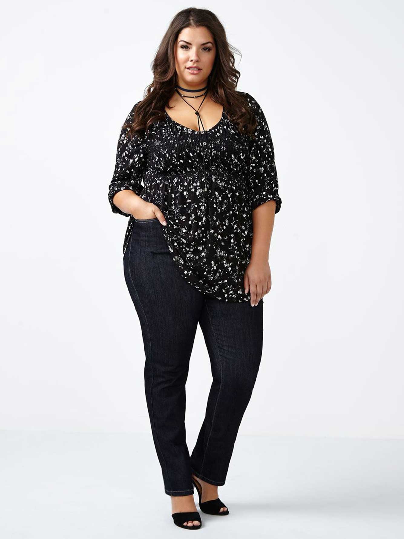 straight leg jeans for curvy figures