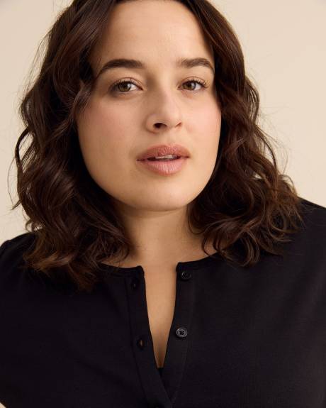 Haut &agrave; manches longues, col rond