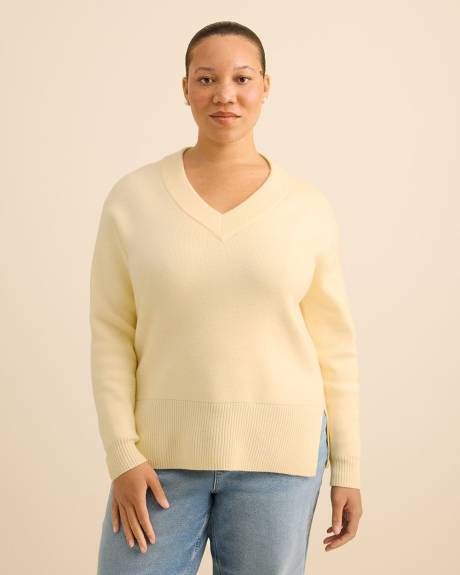 Chandail en tricot &agrave; manches longues avec col en V - Addition Elle