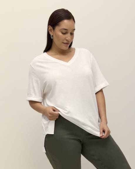 T-shirt col en V, coupe boyfriend, tissu responsable - Essentiels PENN.