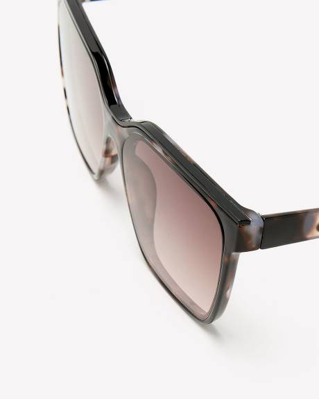 Grosses lunettes de soleil à motif de peau de tortue