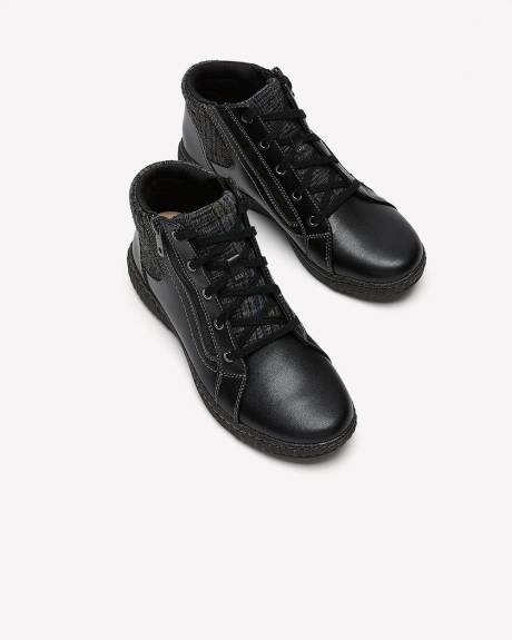 Bottillon lacé en cuir Caroline Spice, pied large - Clarks