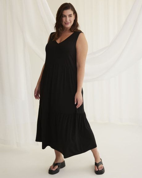 Responsible, Solid Sleeveless Tiered Knit Maxi Dress with V-Neck