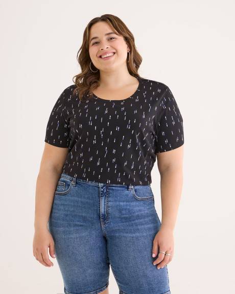 Short-Sleeve Scoop-Neck Boyfriend Tee - PENN. Essentials