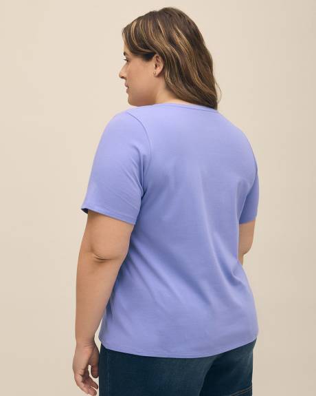 Short-Sleeve Round-Neck Fitted Tee