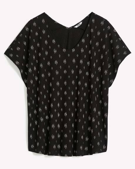 Curvy-Fit T-Shirt Extended-Sleeve - PENN. Essentials