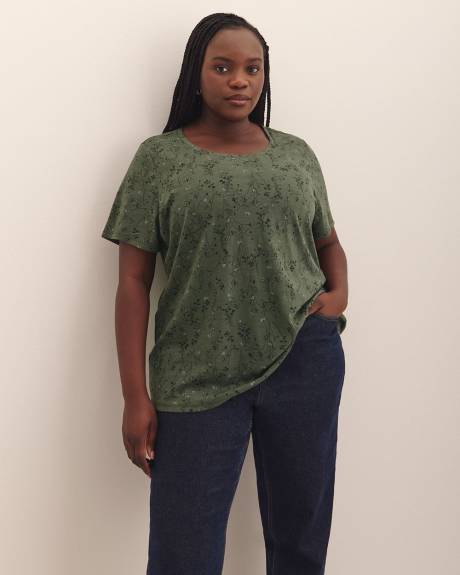Printed Curvy-Fit Short-Sleeve Crewneck Tee