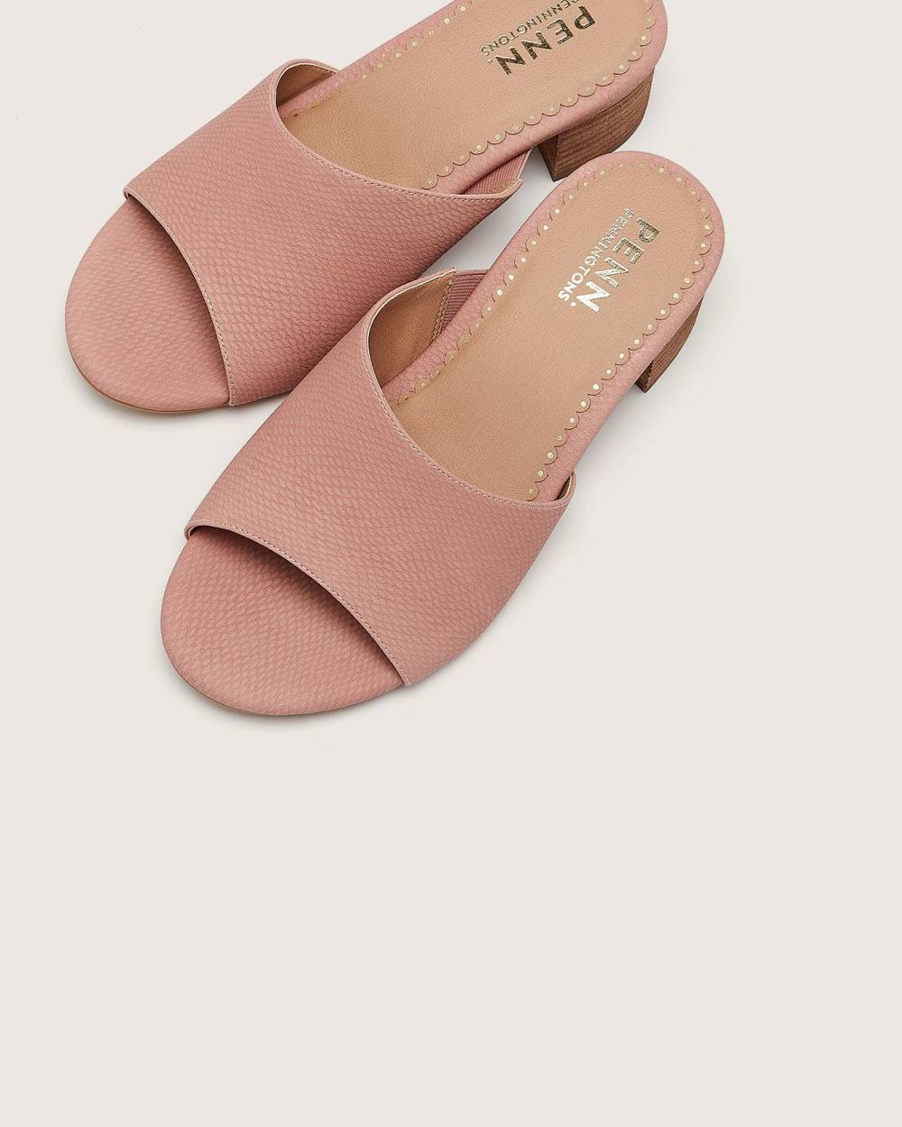 Sandale a enfiler avec talon bloc pied tres large Penningtons