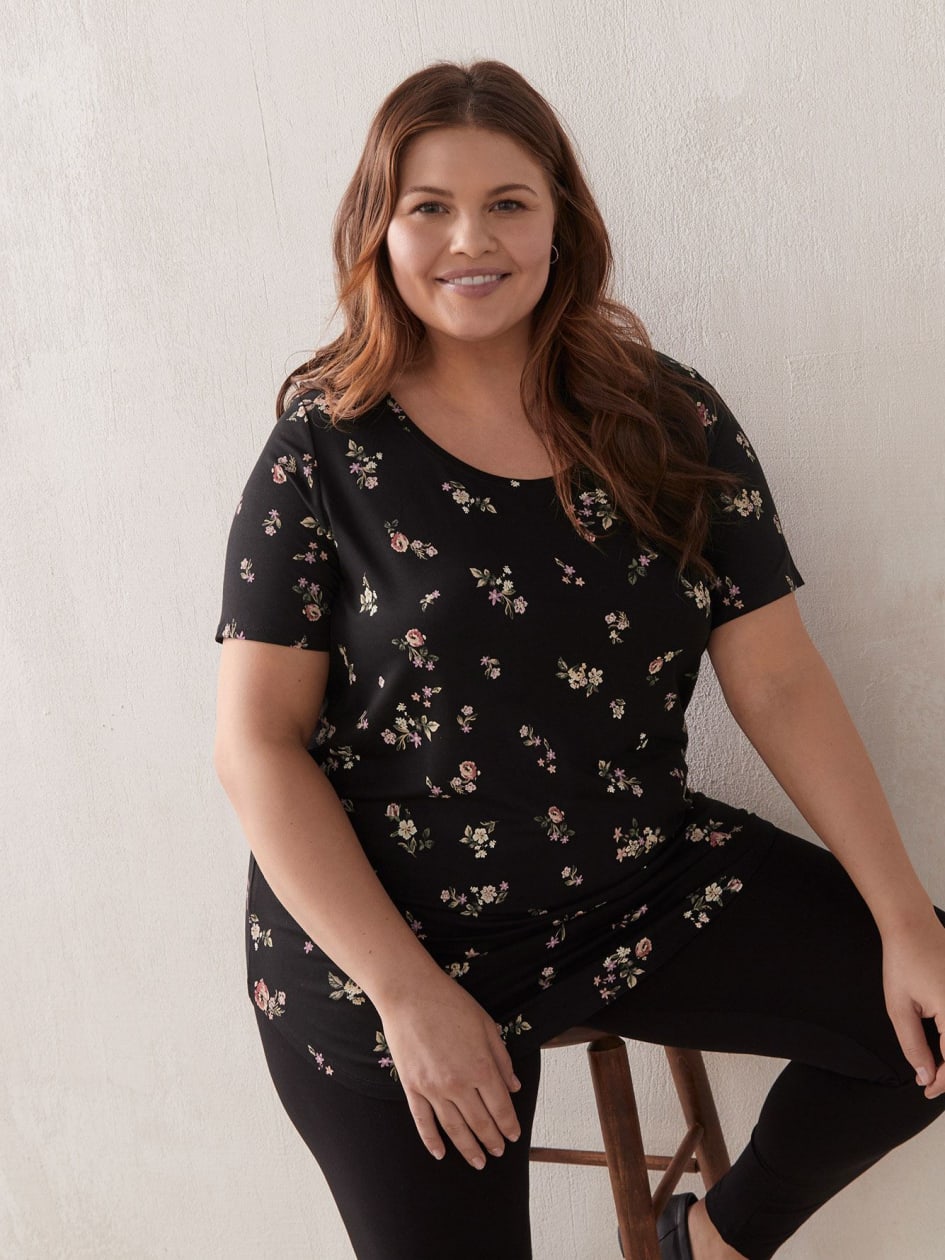 Modern-Fit Scooped Neck Printed Tee - In Every Story