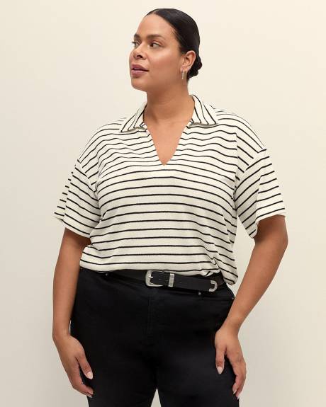 Polo rayé avec col en V
