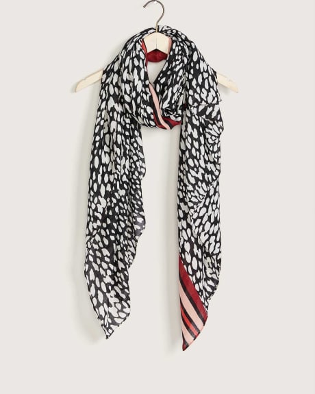 Lightweight Scarf With Animal Print - In Every Story