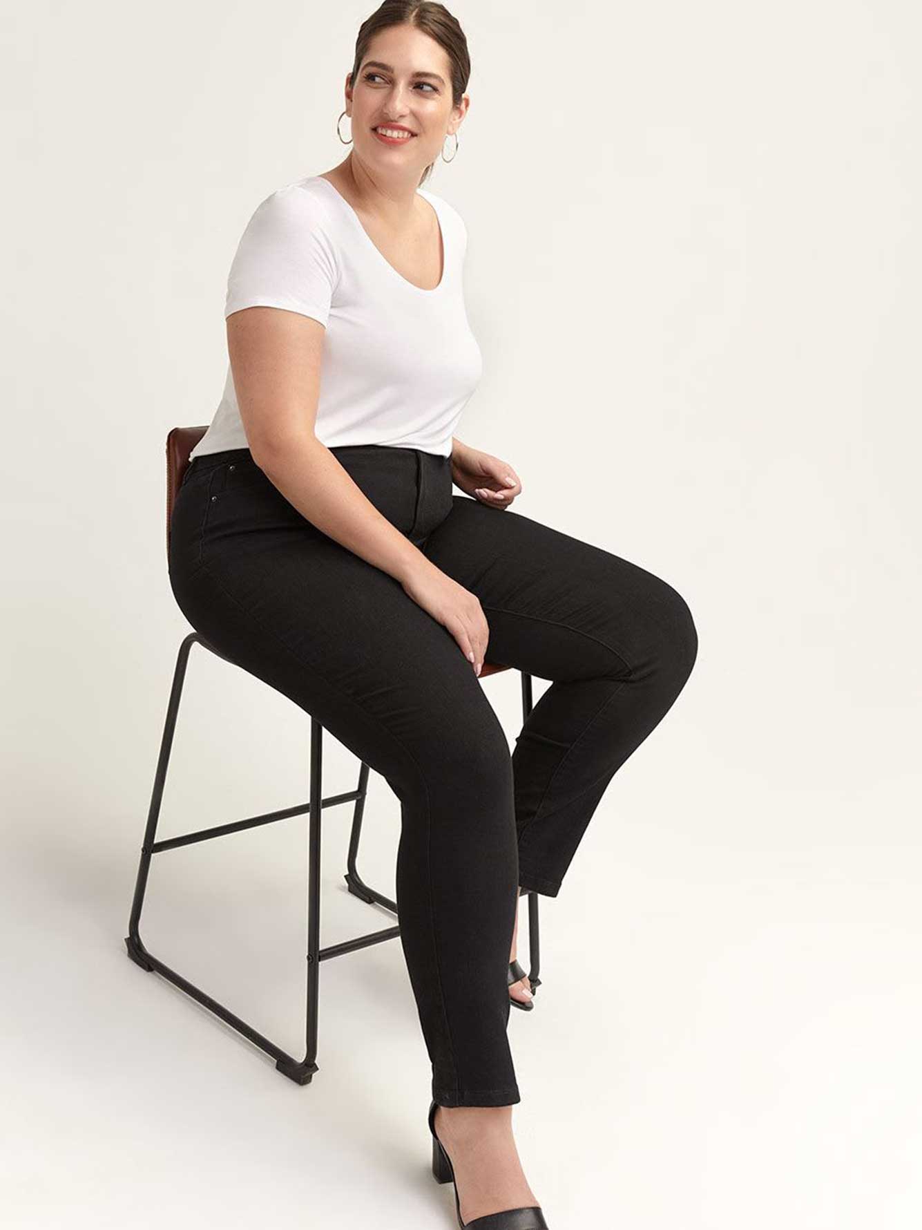 Slightly curvy store