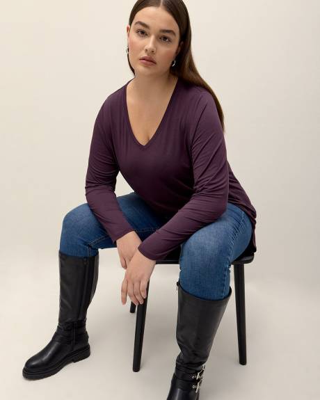 Long-Sleeve V-Neck Tunic Tee - PENN. Essentials