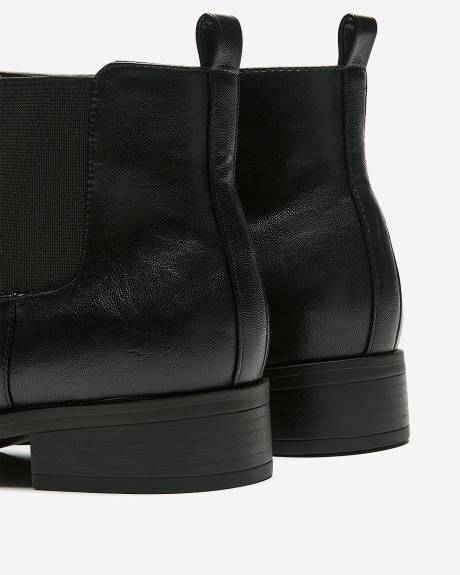 Bottine noire Chelsea en cuir synthétique, pied très large