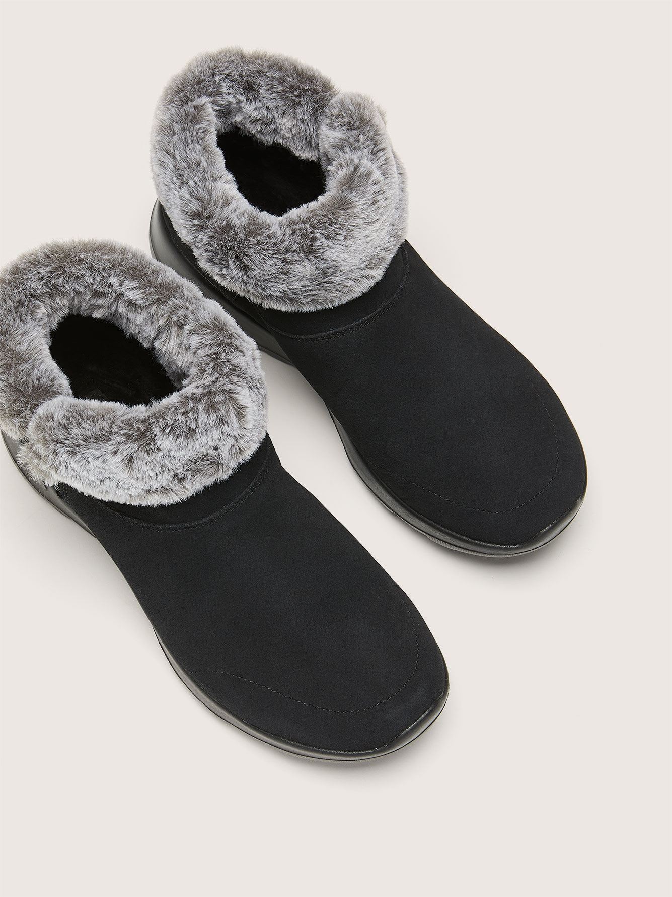 skechers on the go joy savvy boot