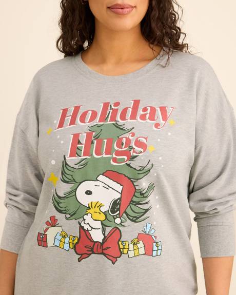 Pull gris à col rond avec imprimé de Snoopy des Fêtes