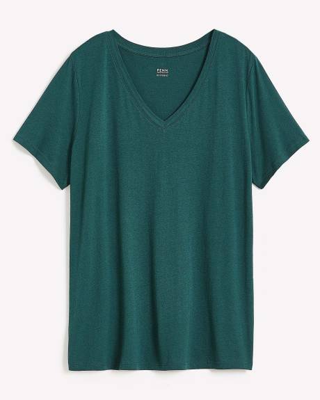 Boyfriend-Fit Short-Sleeve V-Neck Tee - PENN. Essentials