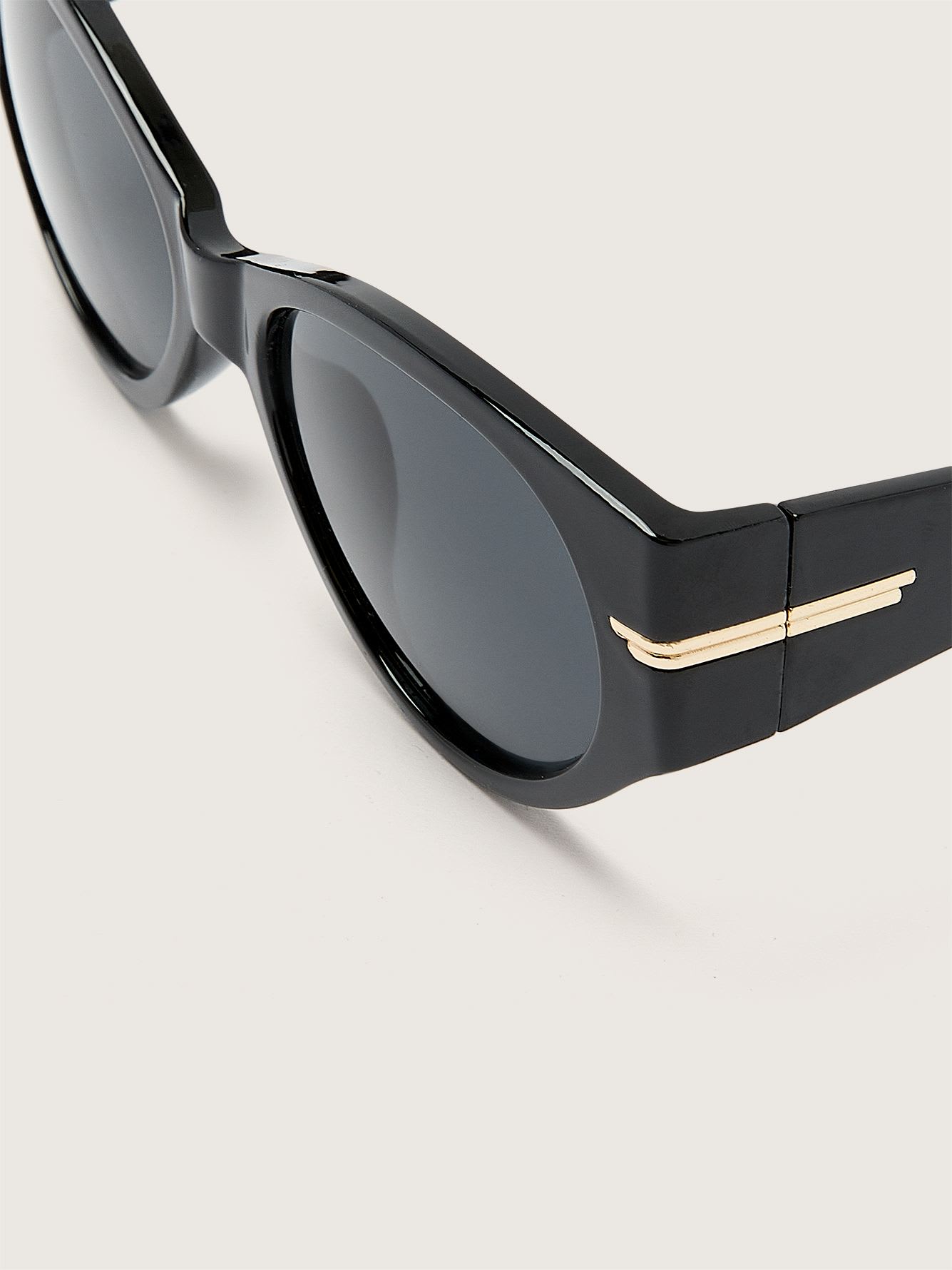 Black Smoke Cat-Eye Sunglasses