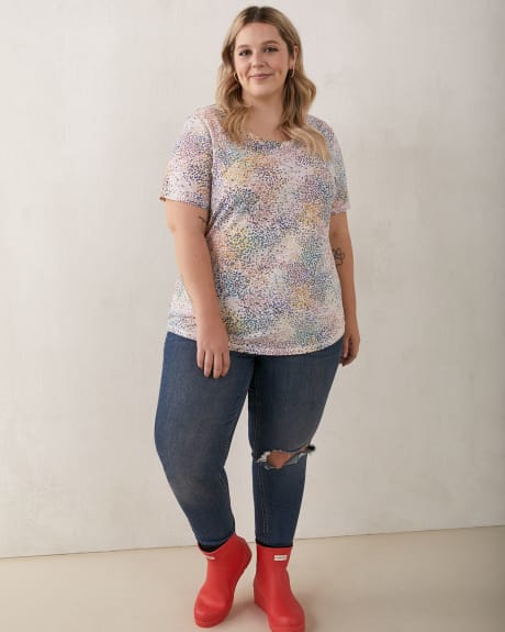Printed Crew-Neck Curvy Tee - In Every Story