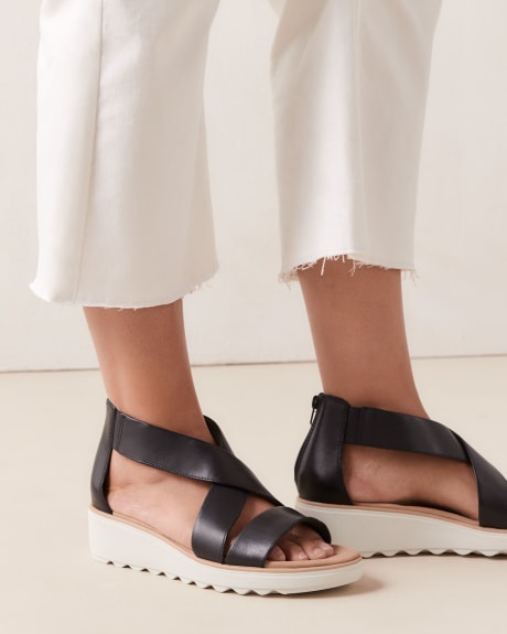 Wide-Fit Jillian Rise Leather Sandals - Clarks