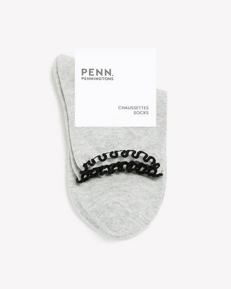 Lettuce-Edge Ankle Socks with Contrast Stitch