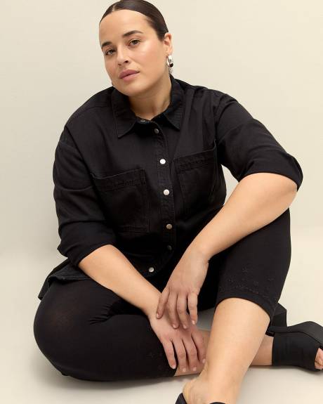 Capri Legging with Eyelet Embroidery at Hem - PENN. Essentials