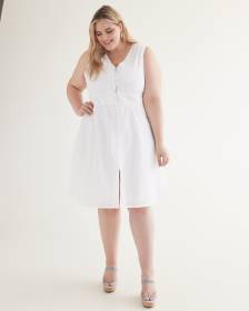 Robe boutonnée sans manches en dentelle brodée