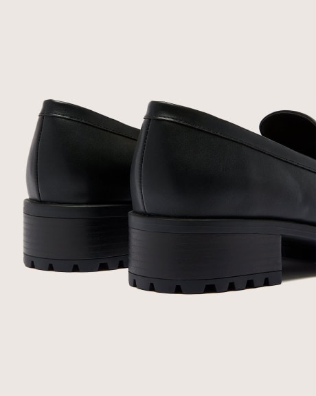 Extra-Wide Width, Black Loafer with Gold Chain