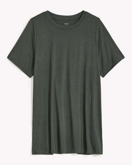 Modern Fit Short-Sleeve Tunic - PENN. Essentials