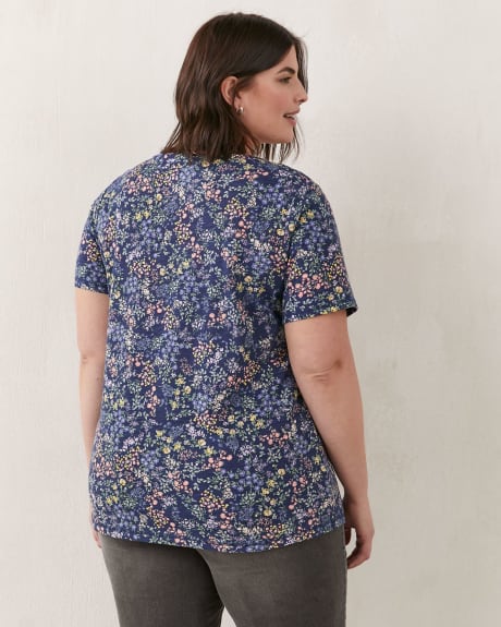 Printed Crew-Neck Curvy Tee - In Every Story