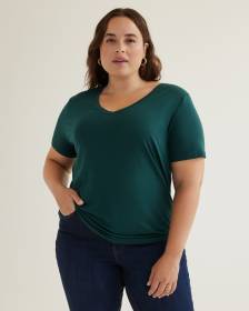 Boyfriend-Fit Short-Sleeve V-Neck Tee - PENN. Essentials