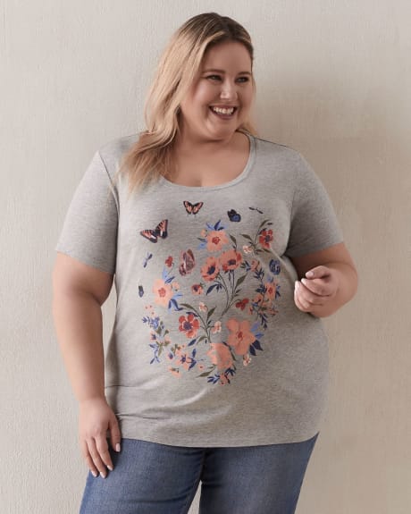 Boyfriend Fit Scoop Neck T-Shirt - In Every Story