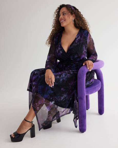 Robe longue cache-coeur en maille avec ourlet asymétrique